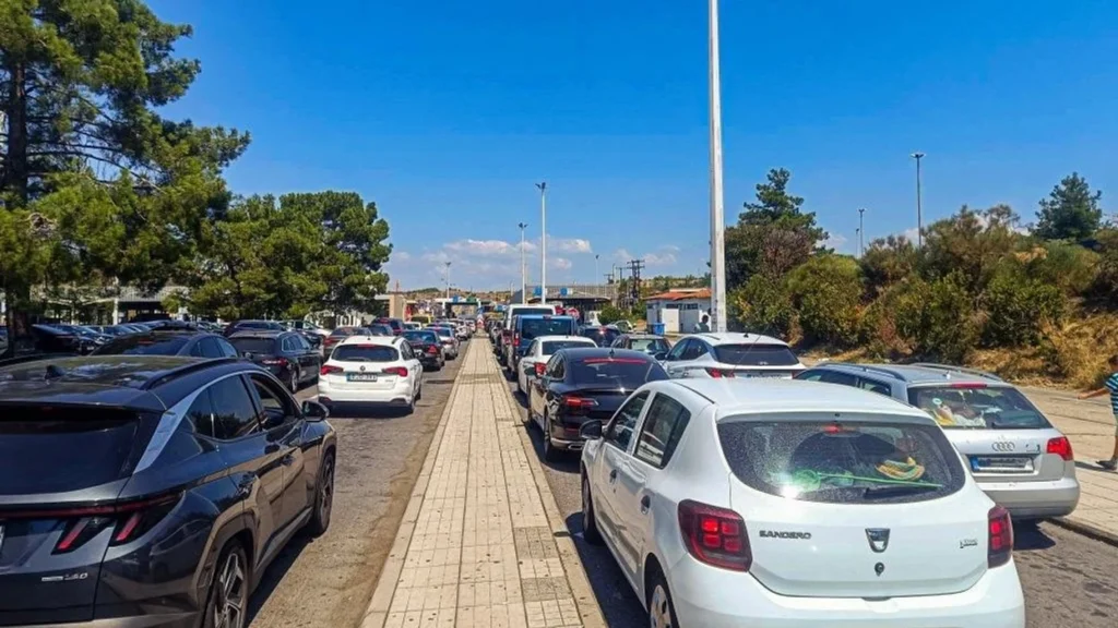 LAMM: Kolona nëpër pikat kufitare, në Bogorodicë pritet deri në 45 minuta