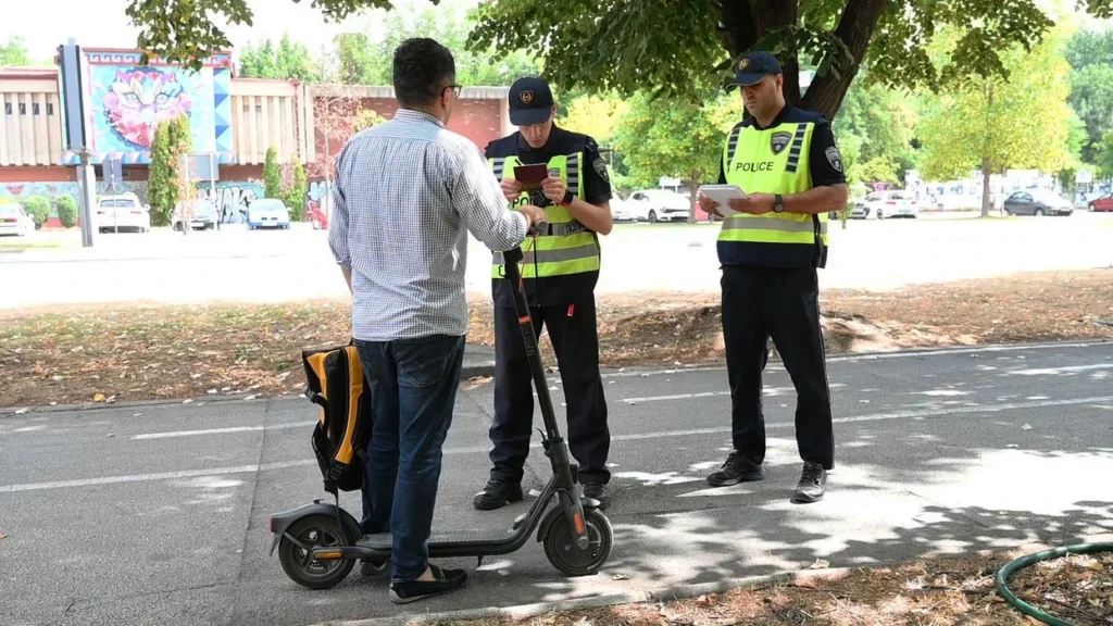 Aksione të përforcuara ndaj drejtuesve të trotinetëve elektrikë, janë konstatuar 167 kundërvajtje
