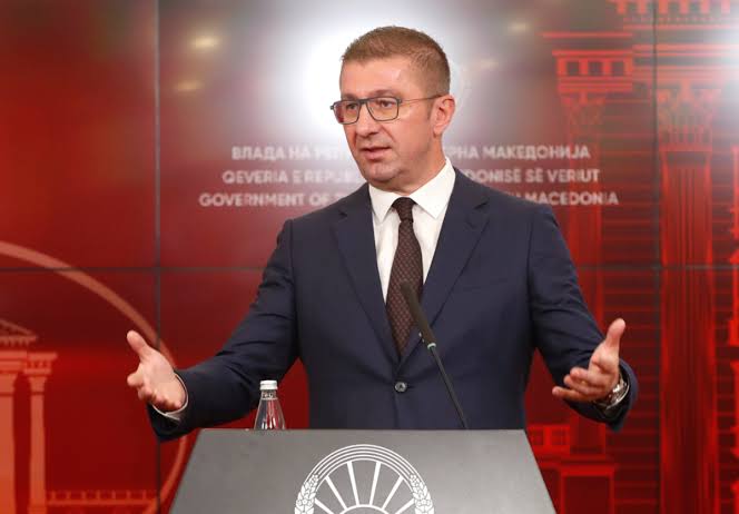 “Një shkëndijë mund ta ndezë rajonin”, Mickoski paralajmëron për retorikën nxitëse në Ballkan