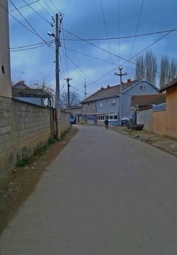 15-vjeçari me “Mercedes” përplaset me biçiklistin në Llopat – i lënduari dërgohet në spital