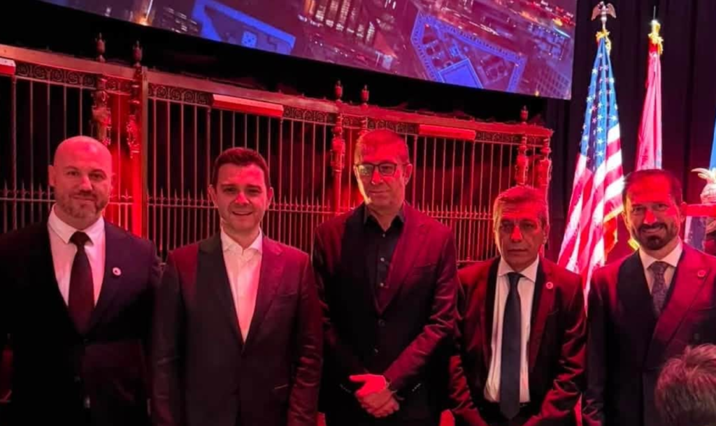 Mickoski në gala mbrëmjen e Këshillit Shqiptaro-Amerikan: Korridoret 8 dhe 10 janë avantazhi ynë strategjik!