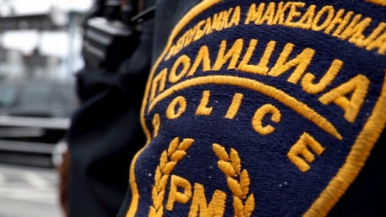 Një punonjëse në policinë e Shkupit kapet dy herë duke falsifikuar dokumente