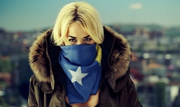 Rita Ora reagon pas vendimit të Hagës