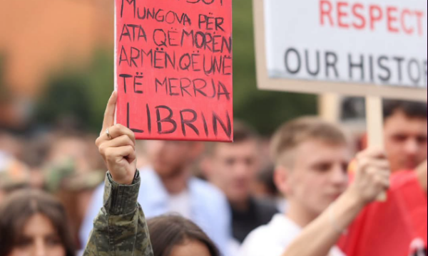 Çitaku për protestën e studentëve: Mos u ndalni, mbrapa na keni