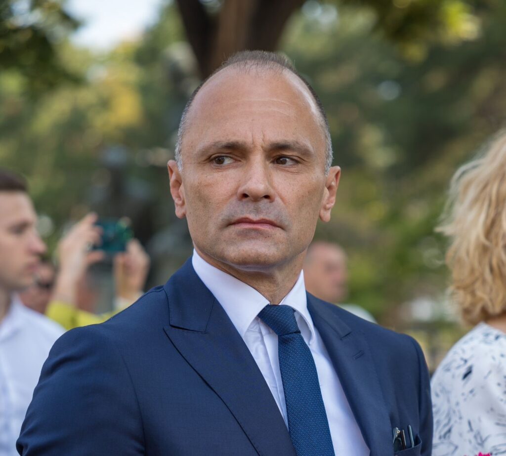 Filipçe: Politikat e Mickoskit çojnë në izolim nga BE-ja
