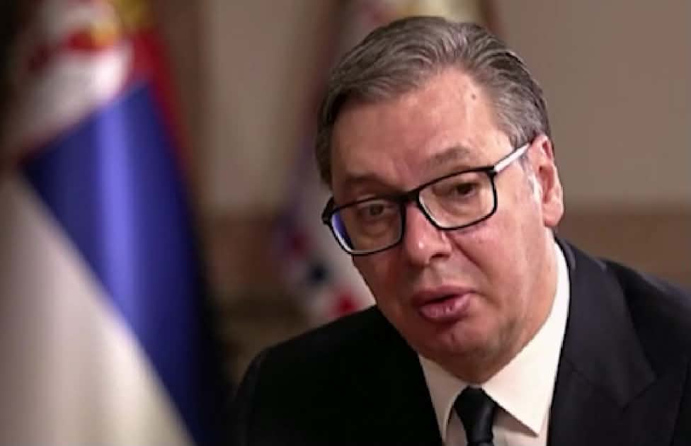Vuçiq telefonon Putinin para dorëheqjes: “Shefi i Kremlinit” i pari që e mori vesh?