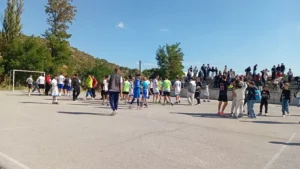 SPORTI KUNDËR DHUNËS  SHKOLLAT E LIKOVËS BASHKOHEN NË NJË TURNIR FUTBOLLI