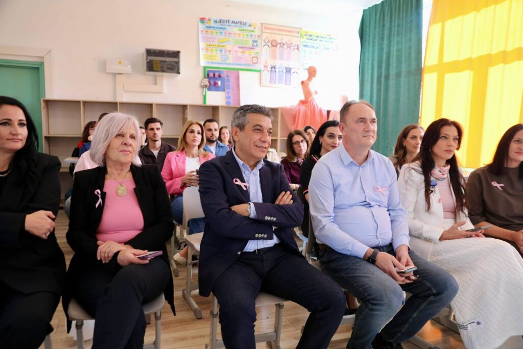 Komuna e Çairit me aktivitete ndërgjegjësuese për luftën kundër kancerit të gjirit