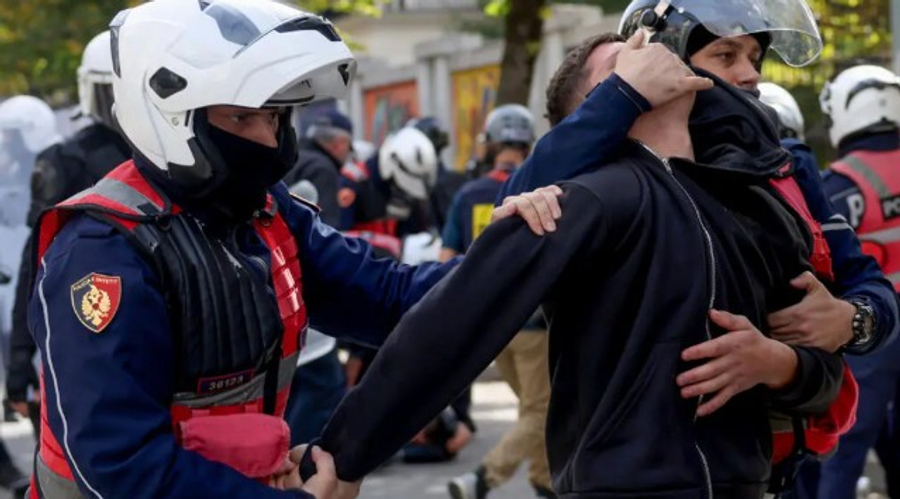 Mijëra studentë kërkojnë dorëheqjen e Ramës’/ Televizioni i njohur francez: Revolta u përhap në disa qytete