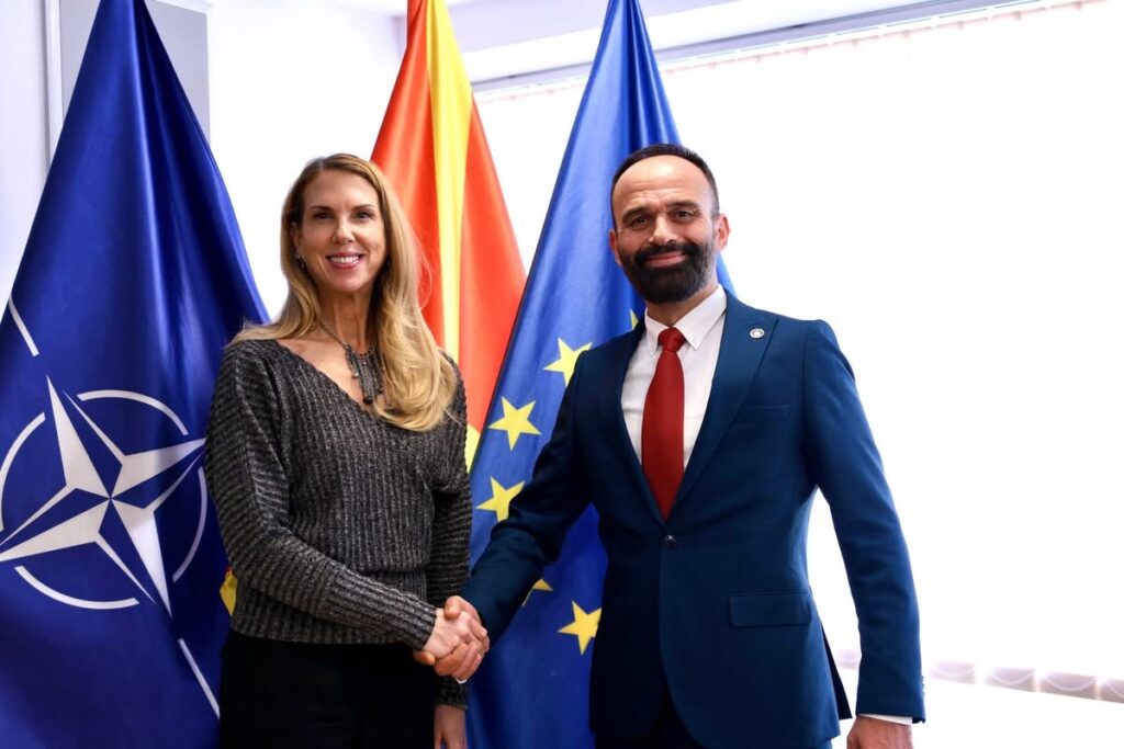 Shasivari takoi ambasadoren amerikane Varnes, në fokus reformat në drejtësi dhe lufta kundër korrupsionit