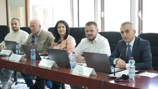 Këshilltarët e AKI-së: Nuk do të jemi fasadë e manipulimeve të Maksim Dimitrievskit!