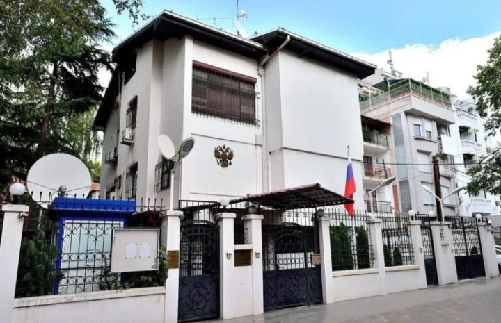 Ambasadori rus në Shkup kërkon takim, Ministria e Jashtme nuk e pranon