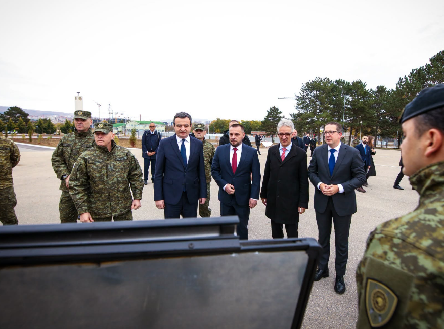 Kosova fuqizon FSK-në me 12 kamionë ushtarakë gjermanë, mbërrin kontingjenti i ri i mjeteve ushtarake