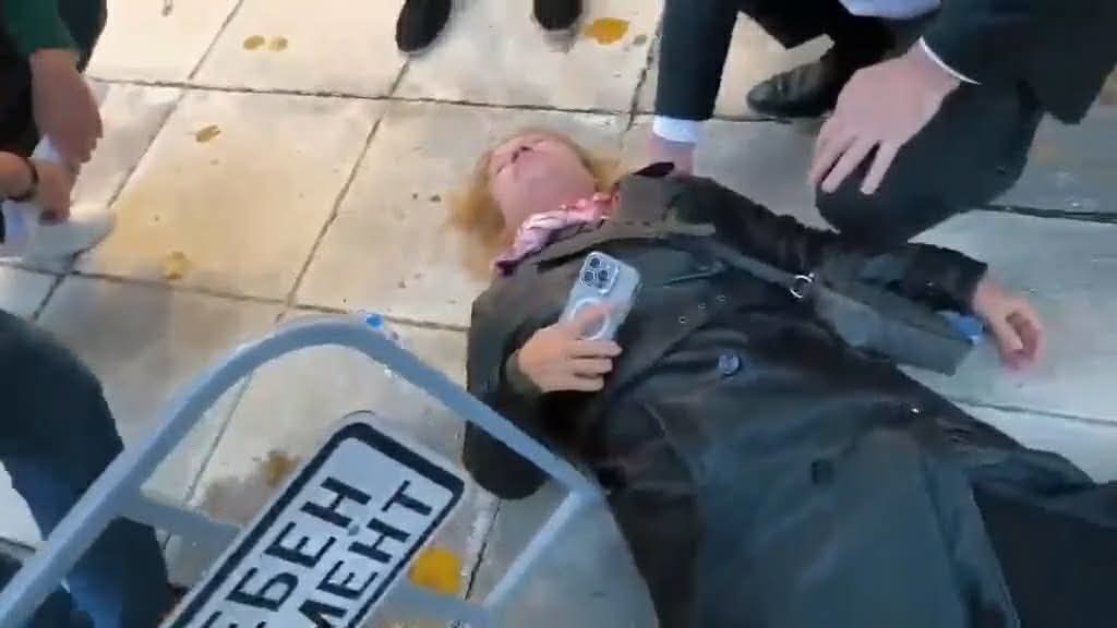 Dorëhiqet shefi i Mbrojtjes në Bullgari pas sulmit ndaj gazetares (VIDEO)