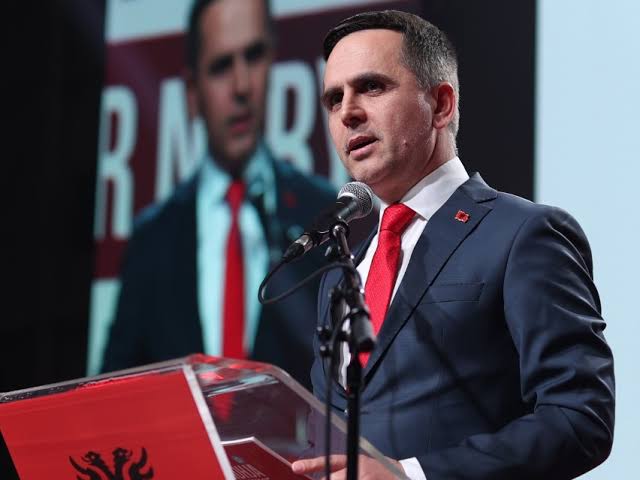 Kasami uron Presidenten e re të Kosovës: Kosova në rrugë të mbarë drejt stabilitetit institucional