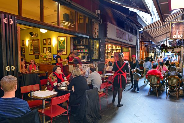 Dalja në restorant po bëhet luks për familjet: Çmimet rriten, por a rritet edhe cilësia?