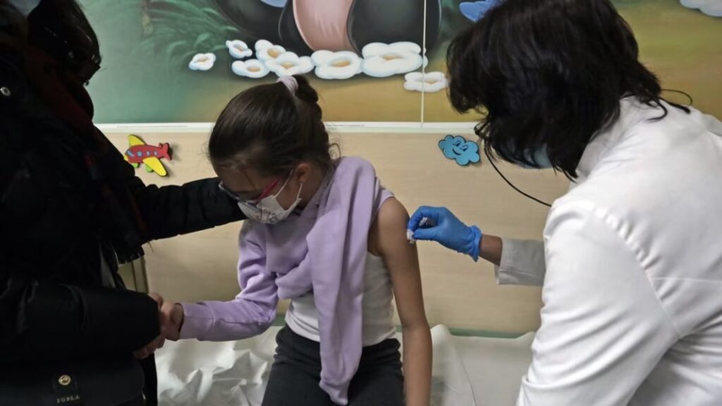 Nisin vaksinat kundër gripit në Maqedoni: Kush ka përparësi dhe si të regjistroheni?