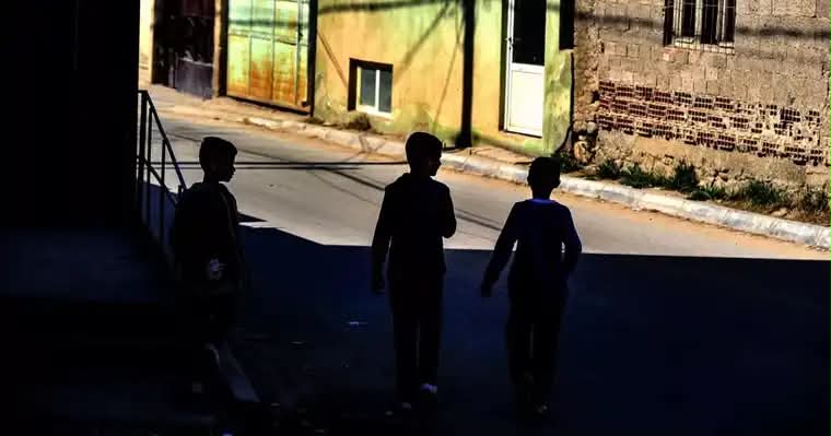 Varfëria godet Maqedoninë: Çdo i treti fëmijë në rrezik